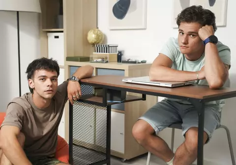 Cum a ajuns Ștefan Iancu să joace alături de fratele lui în serialul „Ana, Mi-ai fost scrisă în ADN”: „A mai apărut un personaj” | EXCLUSIV