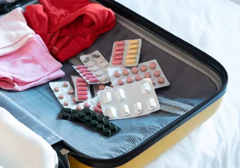 Ce medicamente să eviți în bagaj. Riscuri și reguli stricte pentru turiști în străinătate