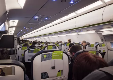 Avioanele rusești nu au internet în timpul zborurilor, dar ar putea inaugura acest serviciu în următorii ani: „Cererea nu se diminuează”