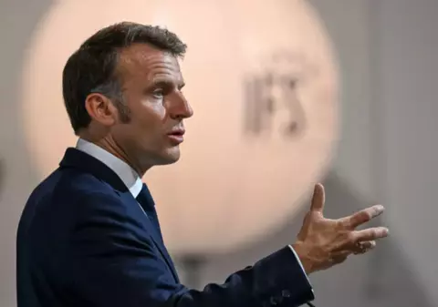 Macron critică planurile lui Trump privind Groenlanda și reafirmă sprijinul european pentru suveranitatea arctică