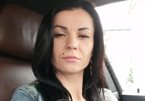 Cum s-a ridicat în lumea interlopă „Regina drogurilor” care s-a spânzurat la Rahova: Marsilia Mantu „prepara” stupefiante la cuptorul cu microunde și le vindea la geam