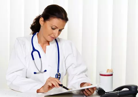 Patru medici de familie au raportat ore de gardă în valoare de 190.000 de euro, timp de 5 ani