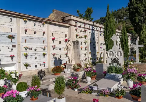 Transformarea celor decedați în compost, testată în SUA, Germania și Franța. Între tabu și alternativă ecologică