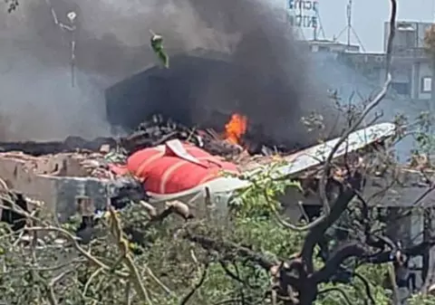 Ce sume vor primi familiile victimelor accidentului aviatic din India