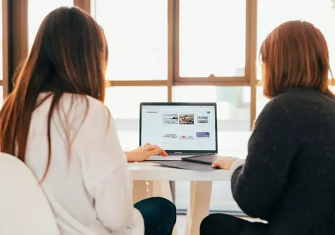 Peste 130.000 de joburi și 5,1 milioane de aplicări au fost înregistrate în prima jumătate a anului