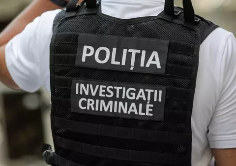 Tânăr găsit mort de către iubita sa, după ce s-a spânzurat într-o pădure de lângă Timișoara. Avea depresie din cauza datoriilor