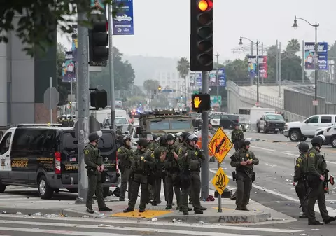 Los Angeles, în pragul celei de-a patra zile de revolte: Donald Trump amenință cu arestări, iar pușcașii marini sunt în așteptare