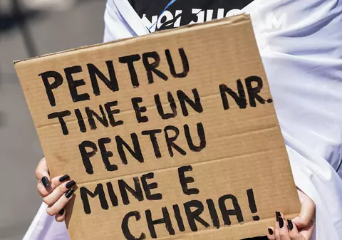 Scandalul burselor tăiate ia amploare. La protestele de azi ale studenților s-au alăturat și elevii. Duminică se anunță noi ieșiri în stradă