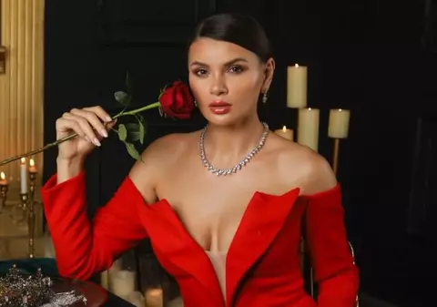 Ramona Gabor, uimită când i-a venit nota de plată la un restaurant din Dubai. A avut 12 feluri de mâncare