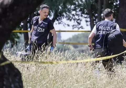 O româncă și copila ei au fost găsite moarte între niște tufișuri. Fetița de câteva luni, descoperită cu o vânătaie suspectă la ceafă, în Italia