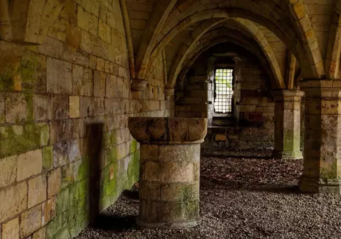 Descoperirea incredibilă, veche de 900 de ani, pe care au făcut-o muncitorii care reparau o groapă în Marea Britanie | VIDEO