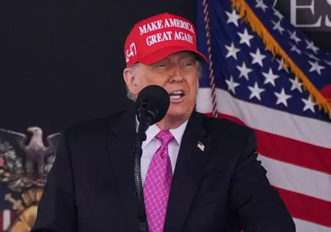 Donald Trump a scris că sunt „prea multe sărbători” și că oamenii vor să muncească, chiar în ziua în care s-a marcat sfârșitul sclaviei în SUA