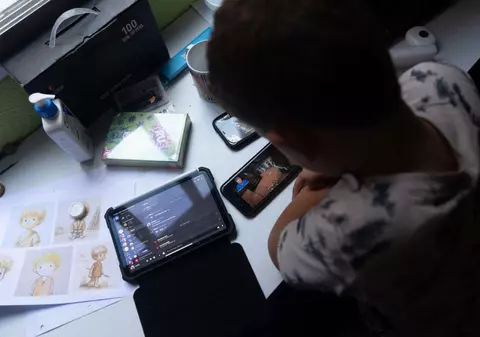 Dependența de ecrane alterează sănătatea mintală a copiilor. Un studiu american multianual oferă dovezi potențiale ale efectelor nocive