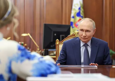 Vladimir Putin și-a înghițit limba după atacurile ucrainene asupra bazelor aeriene rusești. Presa de stat sugerează un răspuns nuclear