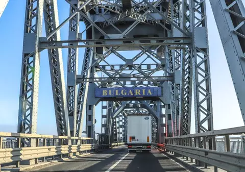 Ministrul Transporturilor din Bulgaria acuză România că blochează construcția noilor poduri peste Dunăre: „Nu sunt pregătiți”