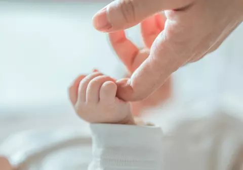 O femeie de 30 de ani din Timișoara a născut tripleți. Mama mai are acasă alți trei băieți, însă dorea și o fetiță