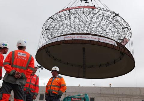 Zeci de mii de români și polonezi au plecat din Marea Britanie, împinși de prețuri mari și criminalitate: „Sfârșitul epocii instalatorului polonez”