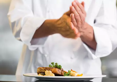 Unde se află primul restaurant din lume care va fi condus de un bucătar AI: „Gătitul uman nu va fi înlocuit”