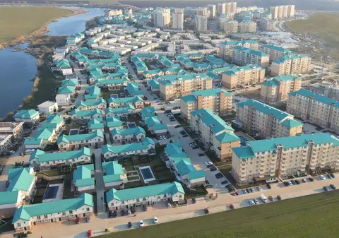 Cosmopolis a crescut vânzările cu aproximativ 30% datorită interesului pentru urbanism integrat și facilități educaționale de top