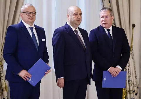 Trei noi judecători la CCR. Dacian Dragoş, Csaba Asztalos şi Mihai Busuioc au depus jurământul la Cotroceni. Cine sunt cei 9 judecători ai Curții