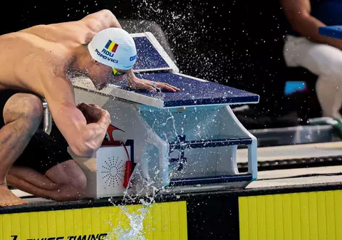 David Popovici s-a calificat în finala de 200 m liber la Mondialele din Singapore. Urmează lupta pentru aur