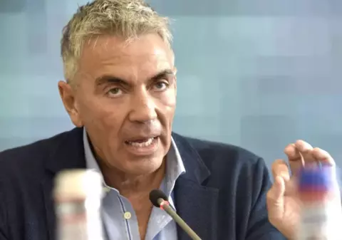 Senator PSD cere demisia lui Dragoș Anastasiu: „Nu mai poate rămâne în funcție”. Vicepremierul a dat mită timp de 8 ani, dar Guvernul îl apără