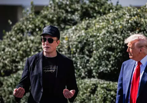 Donald Trump vrea să-l trimită pe Elon Musk „înapoi acasă, în Africa de Sud” și cere verificarea companiilor miliardarului