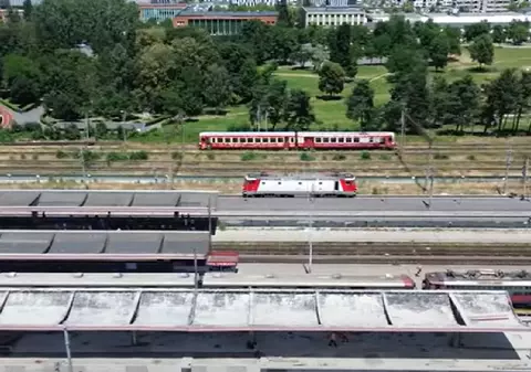 Imagini spectaculoase din dronă arată cum prinde contur noua față a Gării Brașov I VIDEO