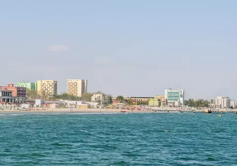 Vacanță de lux în Mamaia Nord: 6.000 de euro pentru șase nopți într-un apartament exclusivist