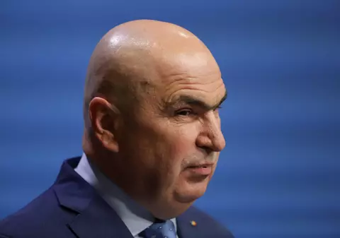 „Dacă ai datorii, nu poți să mai încasezi bani de la stat până nu le achiți”. Ilie Bolojan a anunțat măsuri dure pentru restanțieri în noul pachet de austeritate