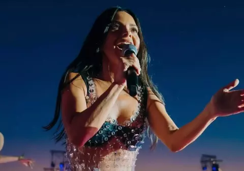 INNA, mesaj puternic împotriva drogurilor pe scena de la „Beach, Please!” 2025: „Oamenii șmecheri muncesc și învață”