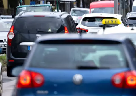 PMB vrea să interzică mașinile diesel și pe cele vechi în București în cel mult 2 ani: se va crea o zonă cu emisii reduse