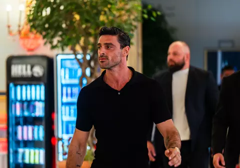 Așa arată un vis devenit realitate: o seară în compania lui Michele Morrone, exclusiv pentru câștigătorii campaniei HELL