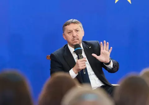 Daniel David le răspunde celor care îi cer demisia: „Ar trebui să intru în istorie ca un ministru curajos”