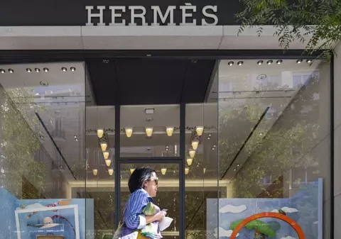 Misterul acțiunilor Hermes: un moștenitor al familiei și-a pierdut participațiile de 14 miliarde de euro, spune directorul companiei de lux