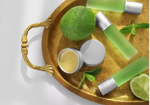 Parfum solid vs. uleiuri de parfum: care este mai potrivit pentru tine?
