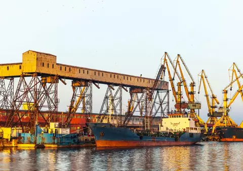 250.000 de euro, mită în Portul Constanța: doi bărbați au încercat să cumpere un contract public de 25 de milioane de euro