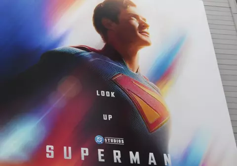 Debut fulminant pentru „Superman”: filmul depășește estimările și ar putea atinge 130 de milioane în weekendul de lansare I VIDEO