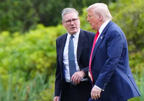 Keir Starmer îl întrerupe pe Donald Trump în timp ce-l critică pe primarul Londrei: „Este un prieten”. Reacția președintelui american