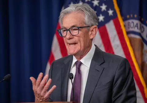 Donald Trump, un nou atac dur la adresa șefului Rezervei Federale a SUA: „Un nătărău care ţine dobânzile sus. În 8 luni e afară”