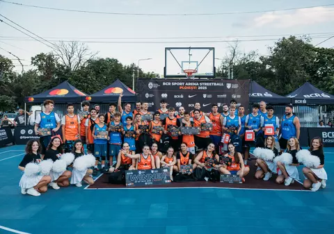 Radu Valahu și Titi Prosop în roluri inedite pe terenul de baschet 3x3 la BCR Sport Arena Streetball Ploiești. Bulevardul Castanilor a devenit Bulevardul Sportului