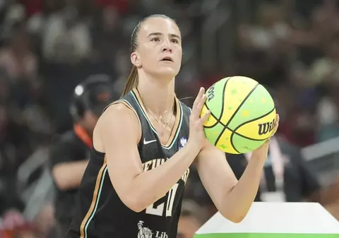 Sabrina Ionescu, câștigătoarea concursului de aruncări de 3 puncte în WNBA All-Star Weekend