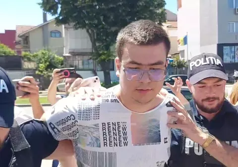 Studentul care a vrut să-i dea foc unui profesor după ce l-a picat la examen, condamnat la 5 ani și 8 luni de închisoare pentru tentativă de omor