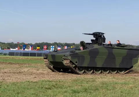 Rheinmetall extinde producția de vehicule de luptă și muniție în România