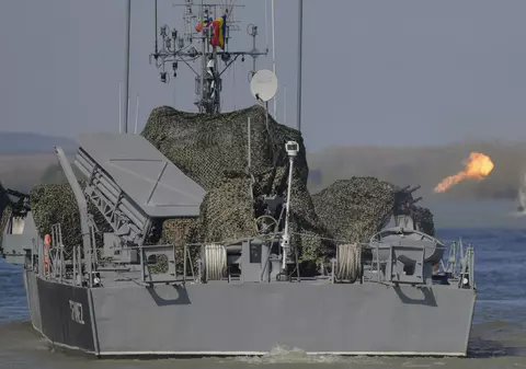 Patru marinari din Brăila au motivat că au rău de mare ca să nu plece într-o misiune NATO în Portugalia, în urmă cu trei ani. Ce au mai spus