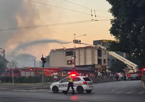 Incendiu la mai multe case din sectorul 2 din București: au fost mobilizate 11 autospeciale ale pompierilor