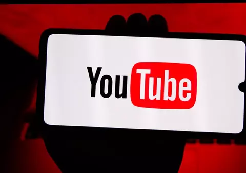 YouTube folosește AI pentru a detecta și restricționa conturile minorilor. Cum funcționează