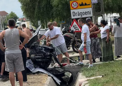 Cinci persoane rănite, inclusiv trei copii, într-un accident în Gorj. Mașina s-a izbit de un cap de pod
