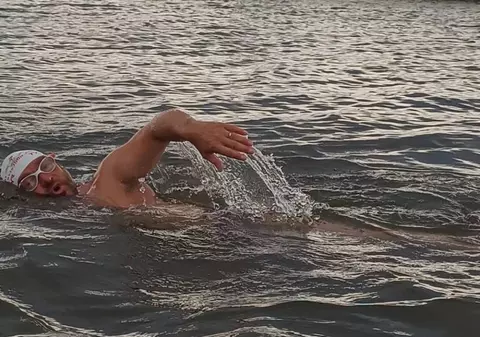 Avram Iancu a terminat traversarea Europei înot: 40 de zile fără neopren pe ruta Rin–Main–Dunăre, până la Marea Neagră