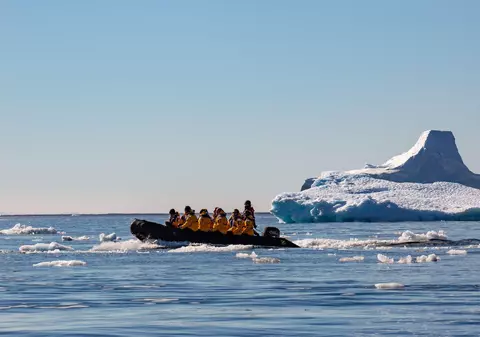 Turismul poluează Antarctica mai mult ca niciodată: numărul de turiști a crescut de 6 ori în ultimii 20 de ani